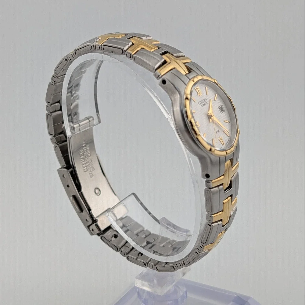 Citizen‎ Quartz 1012-S029287 Two Tone White Textured Dial Roman Date Watch